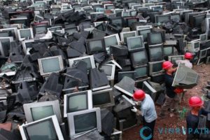 man hinh cu tran ngap bai rac